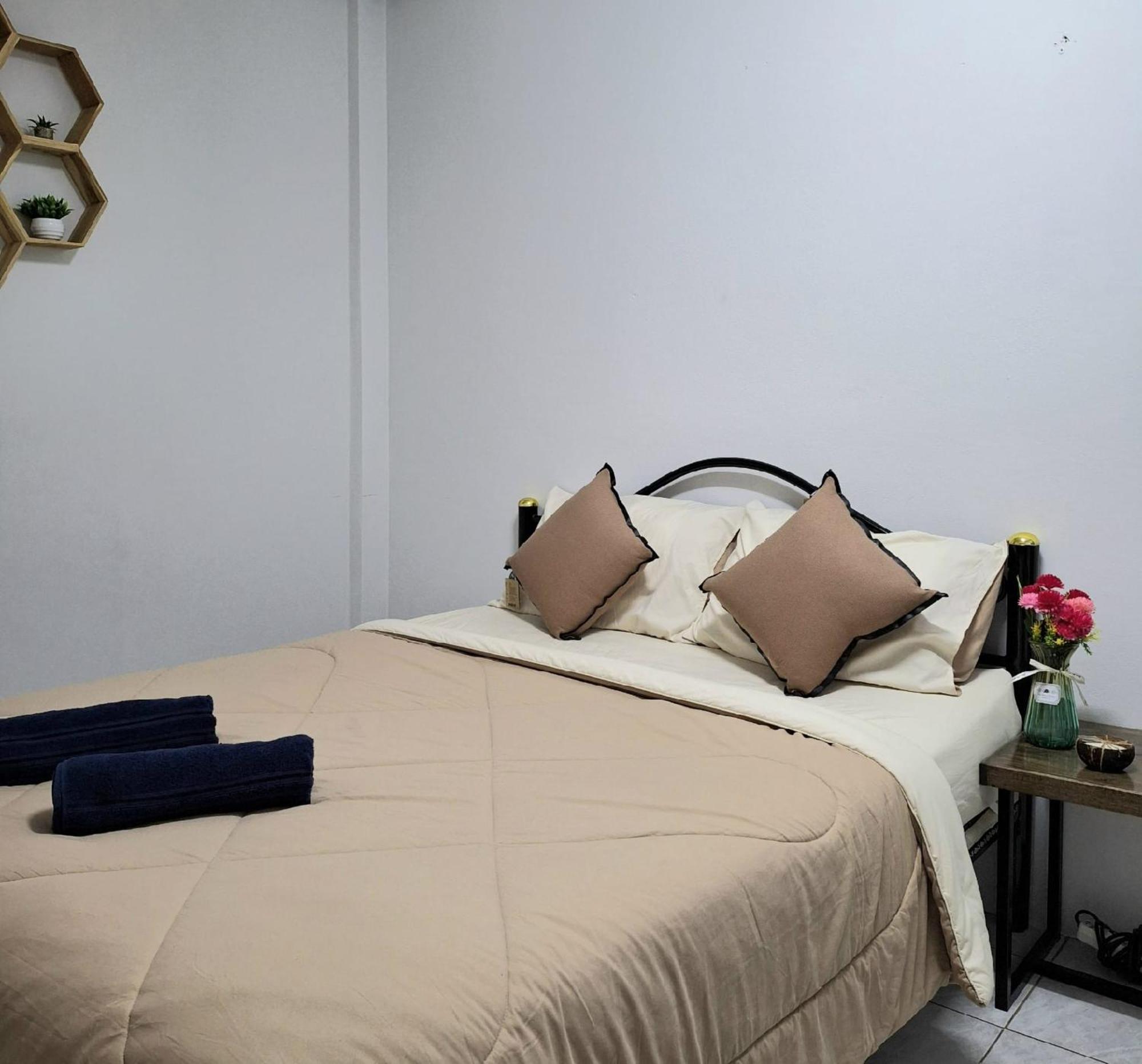 Jungle Cafe And Guesthouse Prachuap Khiri Khan Bagian luar foto