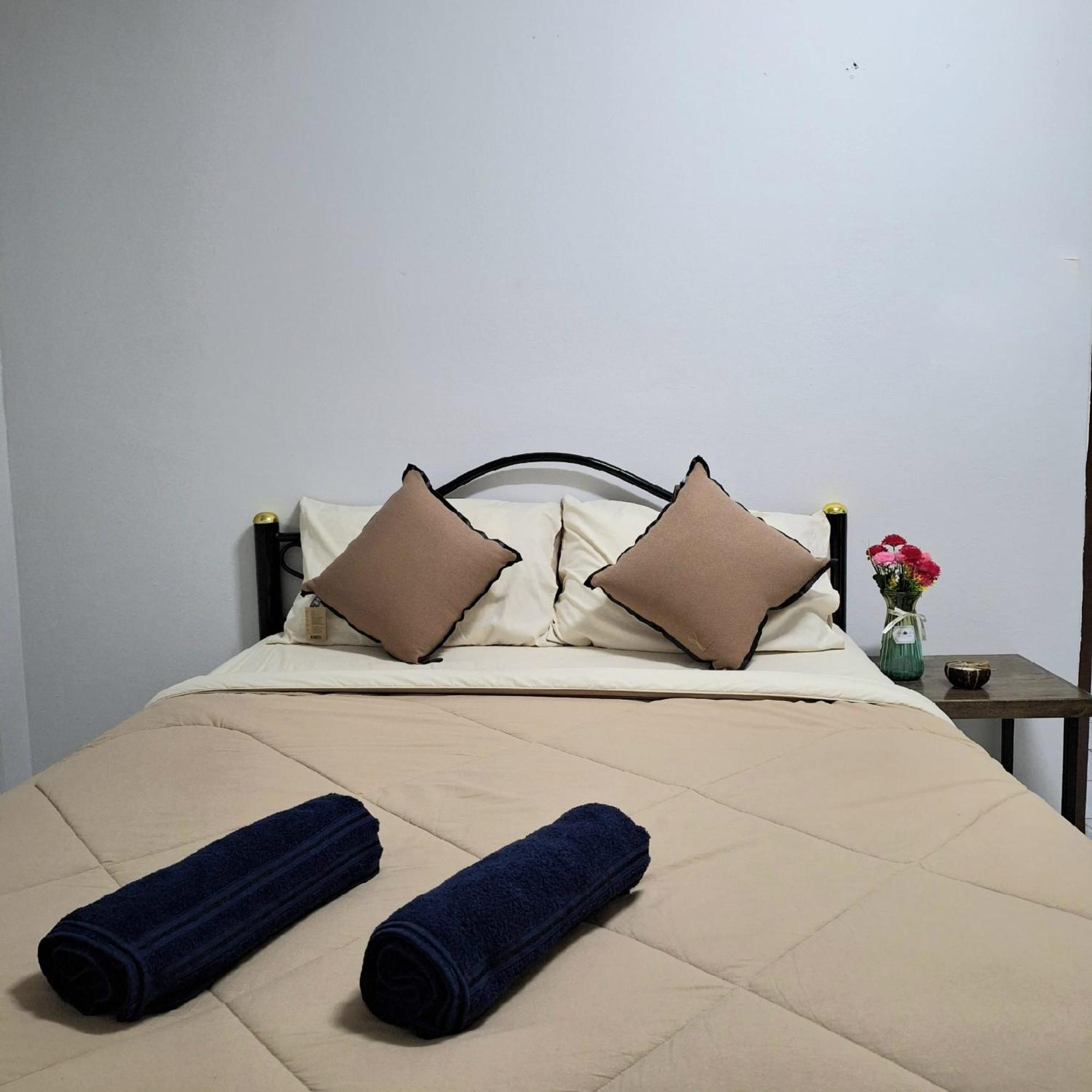 Jungle Cafe And Guesthouse Prachuap Khiri Khan Bagian luar foto