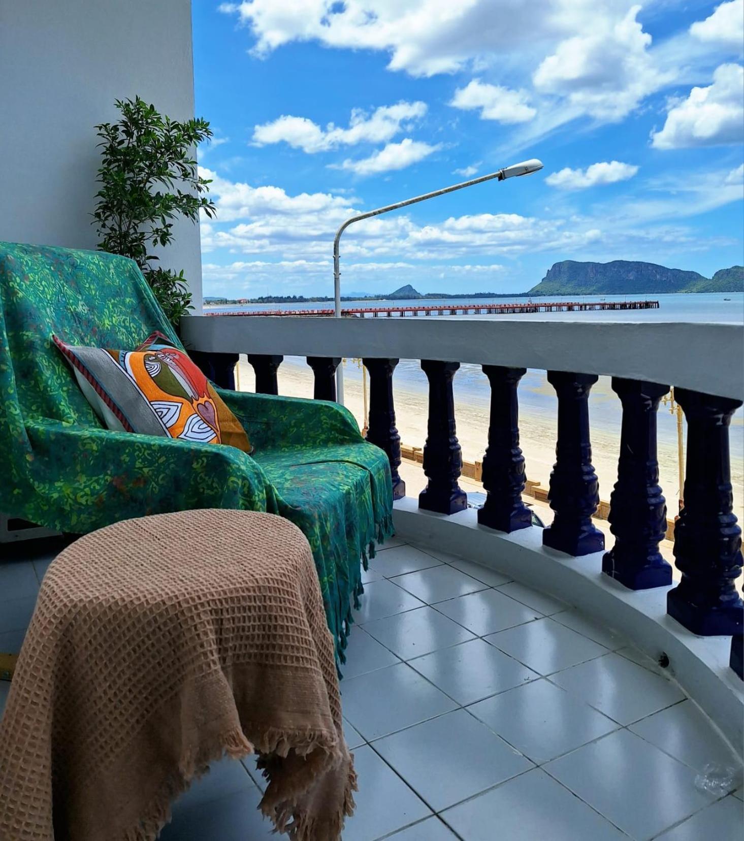 Jungle Cafe And Guesthouse Prachuap Khiri Khan Bagian luar foto