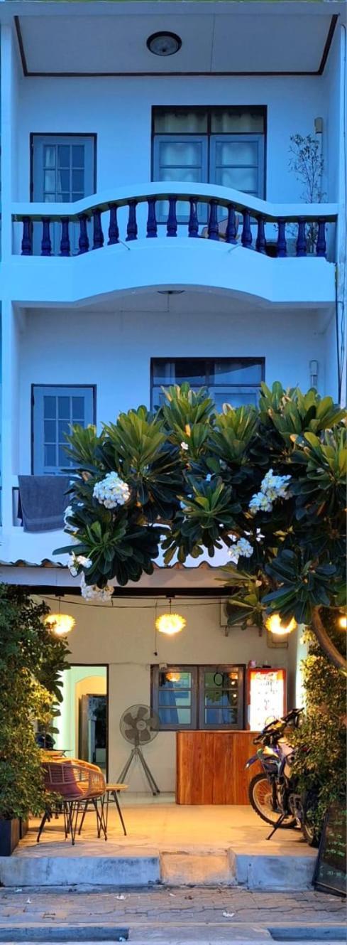 Jungle Cafe And Guesthouse Prachuap Khiri Khan Bagian luar foto