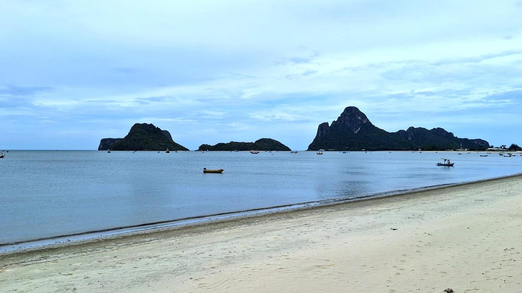 Jungle Cafe And Guesthouse Prachuap Khiri Khan Bagian luar foto