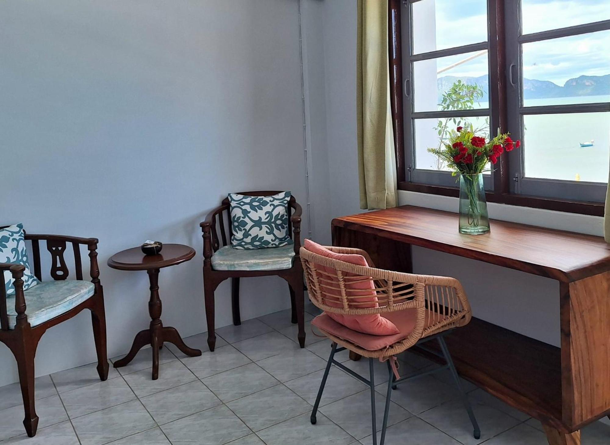 Jungle Cafe And Guesthouse Prachuap Khiri Khan Bagian luar foto