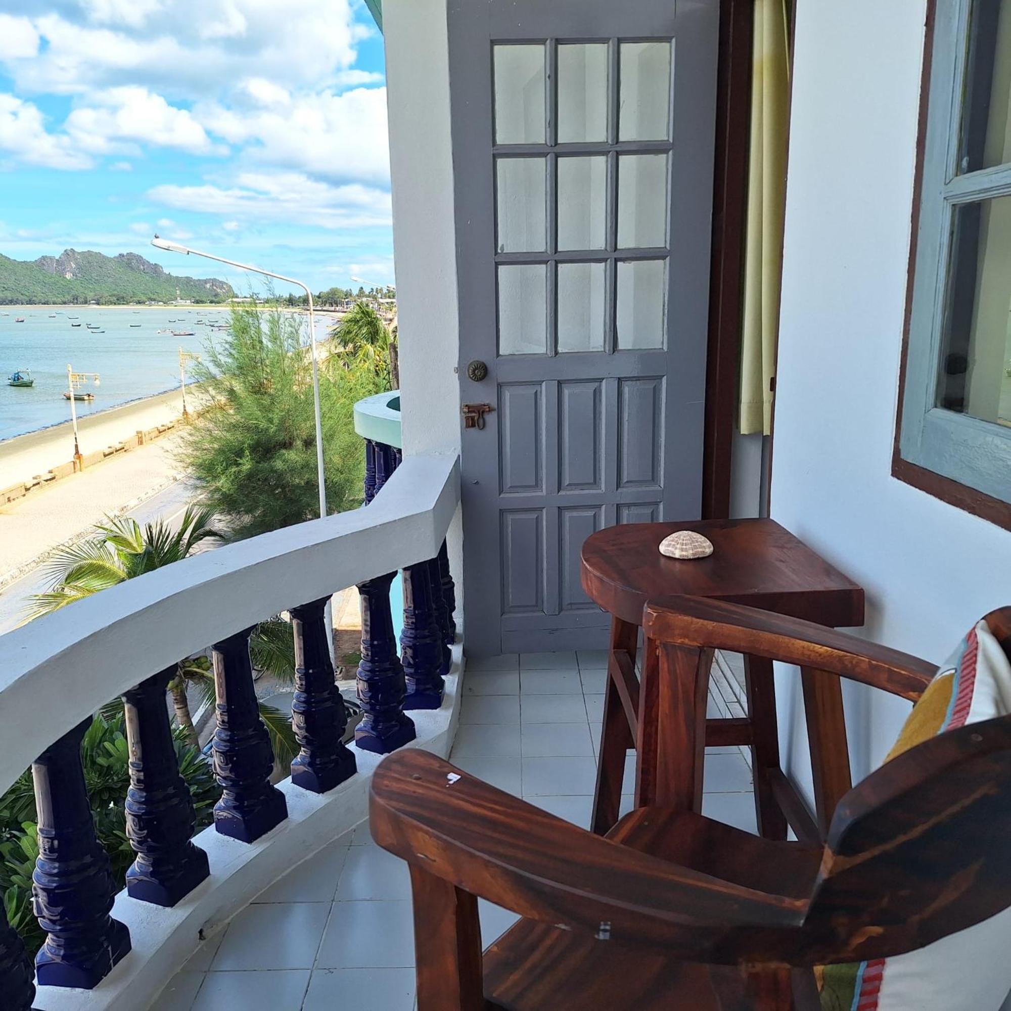Jungle Cafe And Guesthouse Prachuap Khiri Khan Bagian luar foto